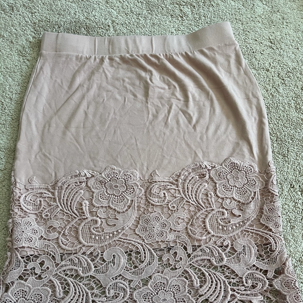 Pink Elastic Waist Embroidered Hemline Knit Skirt